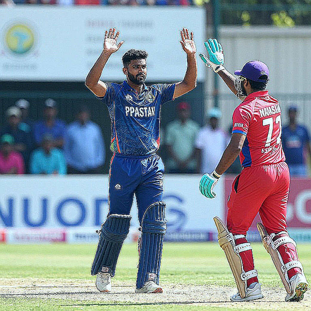 হেড ব্লোর পরে সবচেয়ে বড় বাধা উদ্বেগ: স্মিথের খতিয়ানে ২৫ ও ২৭, অস্ট্রেলিয়ার হিসাবে ৩৭