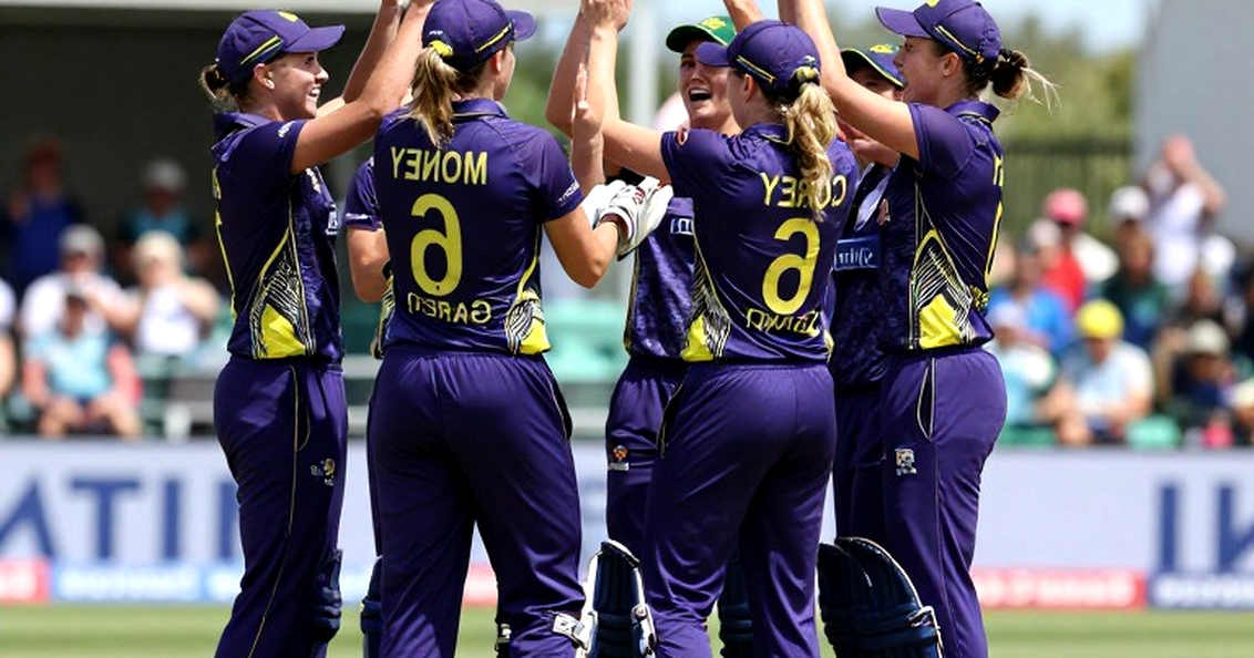 কোহলির ১০০ সেঞ্চুরি আর রুটের ১৫,৯২১: যে রেকর্ডের দূরত্ব মাপা হয় ক্যালেন্ডারে, ব্যাটে নয় কোহলির ১০০ সেঞ্চুরি আর রুটের ১৫,৯২১: যে রেকর্ডের দূরত্ব মাপা হয় ক্যালেন্ডারে, ব্যাটে নয়