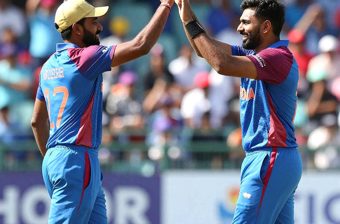 ল্যানিং ফিরলেন, সাদারল্যান্ড নামলেন — ভাগ করা নেতৃত্বেই কি স্টার্সের প্রথম শিরোপা? ল্যানিং ফিরলেন, সাদারল্যান্ড নামলেন — ভাগ করা নেতৃত্বেই কি স্টার্সের প্রথম শিরোপা?