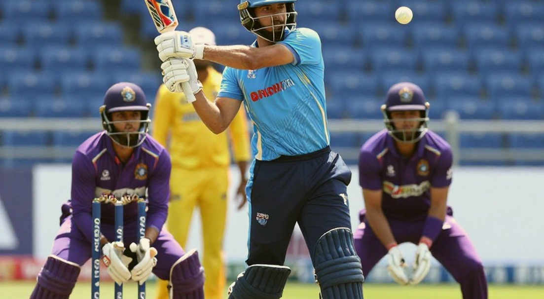 Empty Archive, Empty Notebook: The Shape of Absence in Cricket Analysis Empty Archive, Empty Notebook: The Shape of Absence in Cricket Analysis