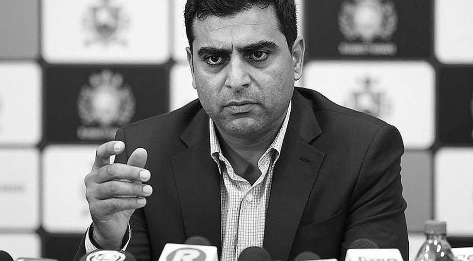 ডাগআউটের জ্যামিতি: এক কিশোর প্রতিভা আর সুরক্ষিত পথের হিসাব